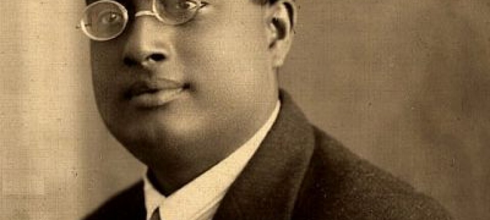 Satyendra Nath Bose, som levde på samme tid som Albert Einstein, har fått halve Higgs-bosonet oppkalt etter seg. Wikimedia Commons