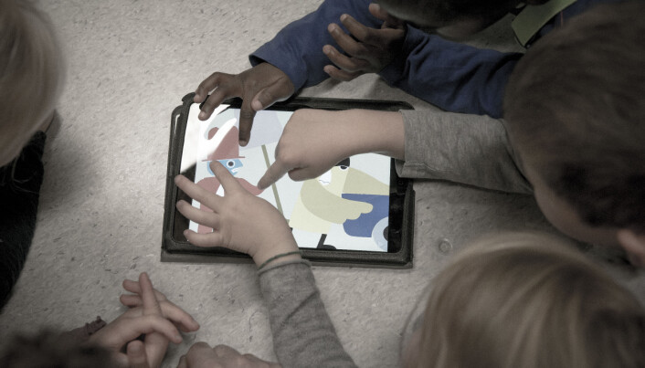 Prior research shows that children’s engagement is more a bodily involvement, fingers touching the screen, not necessarily involvement in the narrative. Prior research shows that children’s engagement is more a bodily involvement, fingers touching the screen, not necessarily involvement in the narrative.