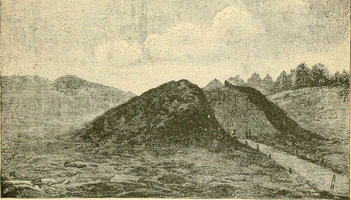 En illustrasjon som viser utgravningen i haugen fra 1890-tallet, hentet fra en rapport fra Smithsonian Institution. En illustrasjon som viser utgravningen i haugen fra 1890-tallet, hentet fra en rapport fra Smithsonian Institution.