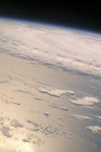 Norske romforskarar vil måle forstyrringar høgt oppe i atmosfæren med hjelp av norskutvikla teknologi. (Foto: ESA) Norske romforskarar vil måle forstyrringar høgt oppe i atmosfæren med hjelp av norskutvikla teknologi. (Foto: ESA)