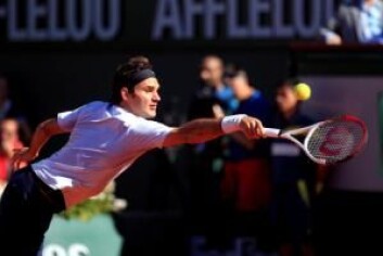 Federer strekker seg etter en ball. Forhåpentligvis er det en avgjørende ball. (Foto: Colourbox) Federer strekker seg etter en ball. Forhåpentligvis er det en avgjørende ball. (Foto: Colourbox)