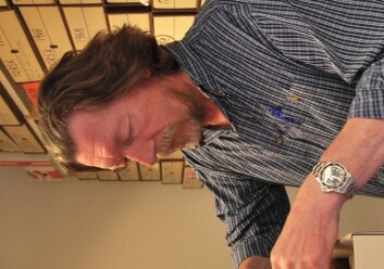 Peter Schmidt Mikkelsen ved Grønlands Naturinstitut viser frem instituttets torskeøresamling. Her er det samlet hyllemeter på hyllemeter med ørebein. De avslørte at det ikke finnes én grønlandstorsk, men fire. (Foto: Hanne Østli Jakobsen) Peter Schmidt Mikkelsen ved Grønlands Naturinstitut viser frem instituttets torskeøresamling. Her er det samlet hyllemeter på hyllemeter med ørebein. De avslørte at det ikke finnes én grønlandstorsk, men fire. (Foto: Hanne Østli Jakobsen)