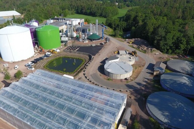Den magiske fabrikken på Sem i Vestfold gjenvinner årlig matavfall fra cirka 1,1 million innbyggere og husdyrgjødsel fra 34 gårdsbruk. Den magiske fabrikken på Sem i Vestfold gjenvinner årlig matavfall fra cirka 1,1 million innbyggere og husdyrgjødsel fra 34 gårdsbruk.