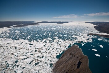 Jakobshavn isbre på Grønland er den breen i verden som raskest kaster av seg is til havet. Den nye studien viser nå at to tredjedeler av den isen som har forsvunnet de siste to tiårene, har blitt borte fra Grønland. (Foto: Ian Joughin/University of Washington) Jakobshavn isbre på Grønland er den breen i verden som raskest kaster av seg is til havet. Den nye studien viser nå at to tredjedeler av den isen som har forsvunnet de siste to tiårene, har blitt borte fra Grønland. (Foto: Ian Joughin/University of Washington)