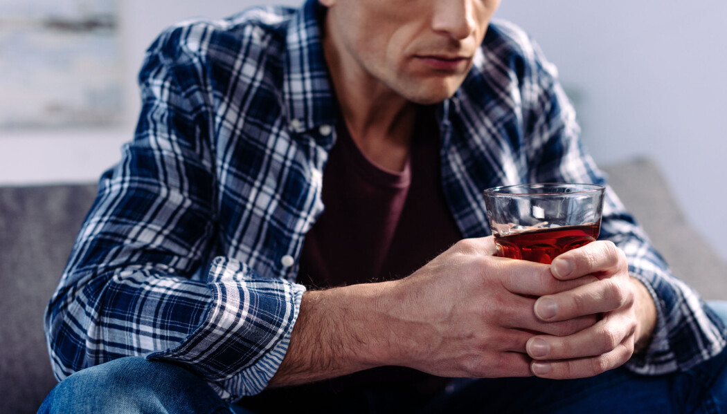 Dødsfall knyttet til alkoholforgiftning eller sykdommer som skyldes alkohol var nesten 14 ganger vanligere for de med lav utdanning sammenliknet med de med høy utdanning, viser en svensk studie. Dødsfall knyttet til alkoholforgiftning eller sykdommer som skyldes alkohol var nesten 14 ganger vanligere for de med lav utdanning sammenliknet med de med høy utdanning, viser en svensk studie.