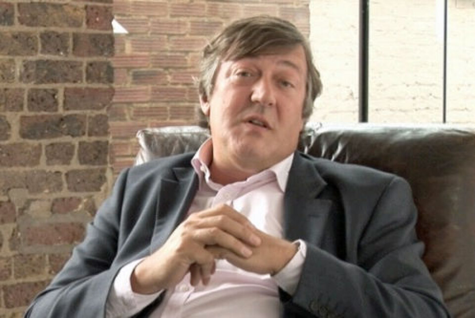 Stephen Fry er blant komikerne som nevnes i rapporten. Han har snakket åpent om mentale problemer og selvmordsforsøk. (Foto: Wikimedia Commons)