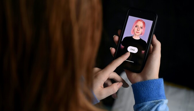 Vi mennesker har behov for kontakt. Og så er vi veldig flinke til å behandle ikke-levende ting som mennesker, sier Marita Skjuve. Vi mennesker har behov for kontakt. Og så er vi veldig flinke til å behandle ikke-levende ting som mennesker, sier Marita Skjuve.
