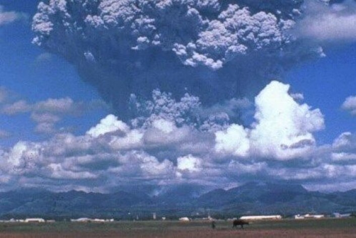 Her ser vi vulkanutbruddet fra Pinatubo i 1991, der 700 mennesker mistet livet. Utbrudd fra en supervulkan kan bli minst hundre ganger større. (Foto: Wikimedia commons) Her ser vi vulkanutbruddet fra Pinatubo i 1991, der 700 mennesker mistet livet. Utbrudd fra en supervulkan kan bli minst hundre ganger større. (Foto: Wikimedia commons)