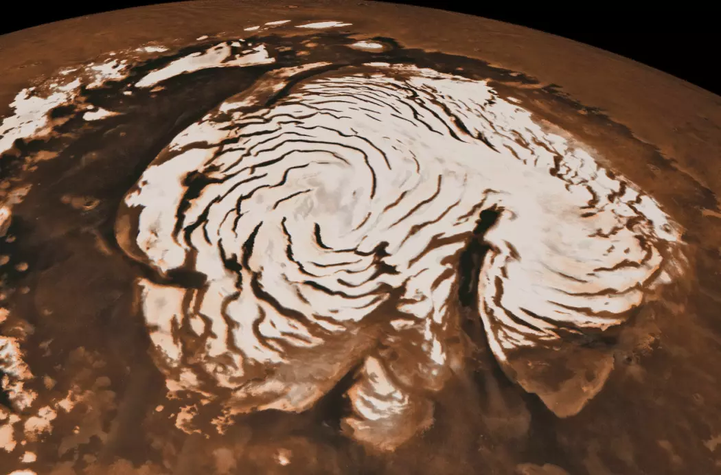 Under iskalotten på Mars' sørpol finnes det etter all sannsynlighet flytende vann.