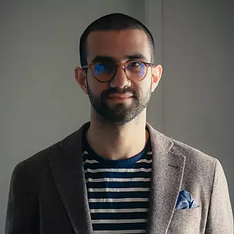 Sivilingeniør Shayan Dadman har utviklet et dataprogram som lærer seg å skape musikk.
