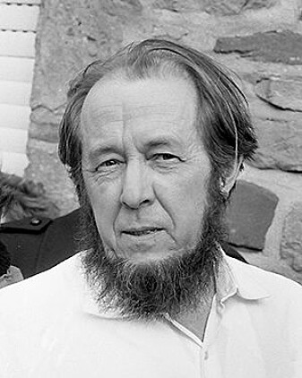 Forfattaren Aleksander Solsjenitsyn var blant dei som hadde klokkartru på chaga som kreftmedisin. Forfattaren Aleksander Solsjenitsyn var blant dei som hadde klokkartru på chaga som kreftmedisin.