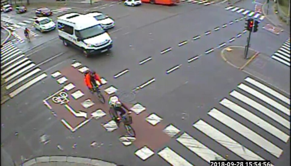 I krysset mellom Sognsveien og Kirkeveien er også trafikkert, og her kommer trikken i tillegg.