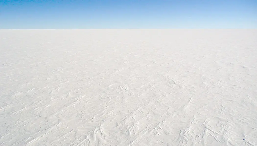 Bildet er fra Antarktis, trolig var det slik det så ut mange steder under snøballjord-periodene. Bildet er fra Antarktis, trolig var det slik det så ut mange steder under snøballjord-periodene.