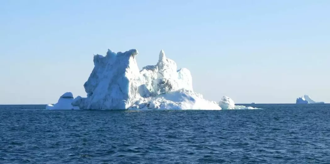 Drivande isfjell utanfor vestkysten Grønland i 2015.