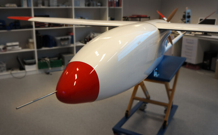 Dronen Cryowing MK II i laboratoriet til NORUT i Tromsø. (Foto: Arnfinn Christensen) Dronen Cryowing MK II i laboratoriet til NORUT i Tromsø. (Foto: Arnfinn Christensen)