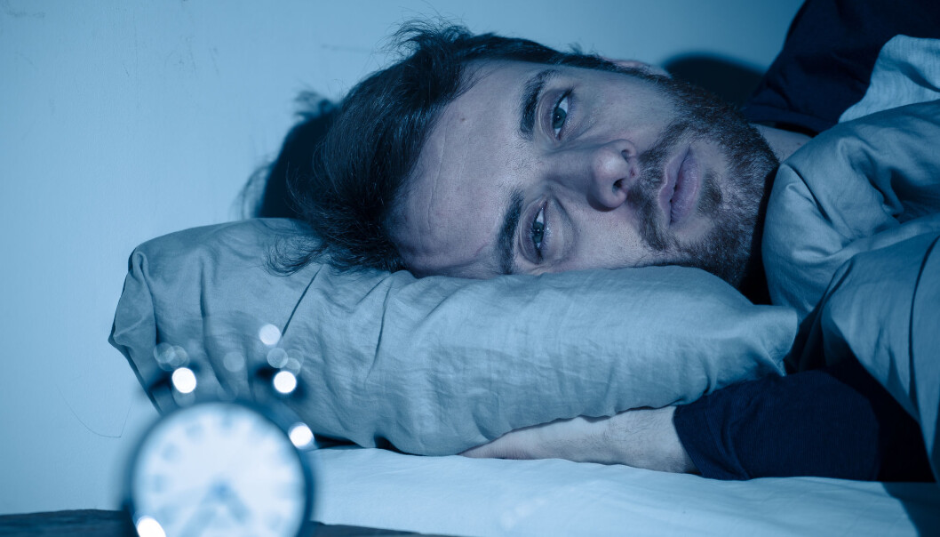 Søvnvansker er utbredt blant psykisk syke. - I det siste har vi tenkt at man kan få psykiske lidelser av insomni. Da må søvnproblemene behandles først, sier søvnforsker Kallestad ved NTNU og St. Olavs Hospital. Nå skal han forske på om nettbasert søvnterapi kan hjelpe 2000 pasienter. Søvnvansker er utbredt blant psykisk syke. - I det siste har vi tenkt at man kan få psykiske lidelser av insomni. Da må søvnproblemene behandles først, sier søvnforsker Kallestad ved NTNU og St. Olavs Hospital. Nå skal han forske på om nettbasert søvnterapi kan hjelpe 2000 pasienter.
