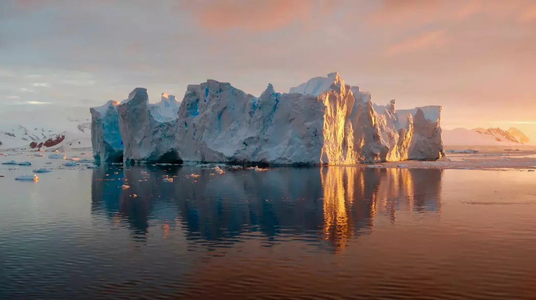 Når Antarktis smelter, vil havet stige, og det vil særlig ramme den nordlige halvkulen. Men med Antarktis er fortsatt mange ukjente faktorer, understreker forsker.