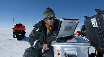 Forteller om isen i Antarktis i ny bok