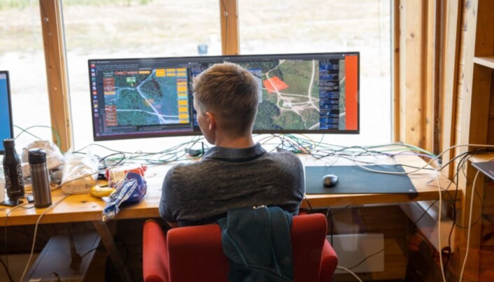 Informasjonen fra sensorene blir matet inn i et 3D-kart soldatene kan bruke for å orientere seg. Informasjonen fra sensorene blir matet inn i et 3D-kart soldatene kan bruke for å orientere seg.