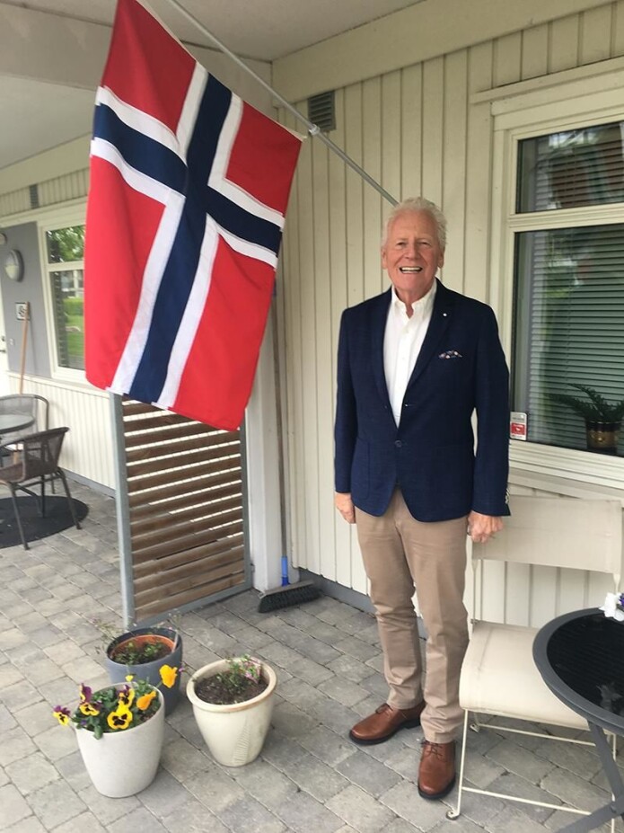 Ørnulf W. Andresen (76 år) tar opp ulike temaer om nazifiseringen av kommuner under krigen i sin doktorgradsavhandling. Ørnulf W. Andresen (76 år) tar opp ulike temaer om nazifiseringen av kommuner under krigen i sin doktorgradsavhandling.