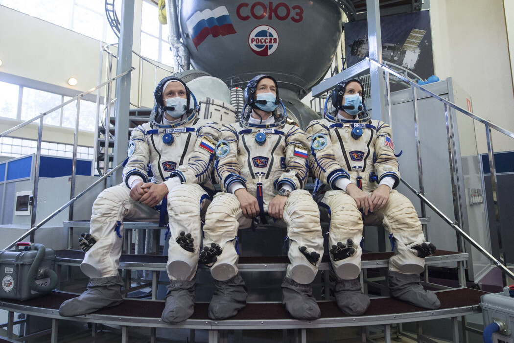 Et bilde fra Roscosmos viser astronautene Sergej Kud-Svertsjkov, Sergej Ryzjikov og Kate Rubins. De tok onsdag fatt på turen til romstasjonen ISS. Et bilde fra Roscosmos viser astronautene Sergej Kud-Svertsjkov, Sergej Ryzjikov og Kate Rubins. De tok onsdag fatt på turen til romstasjonen ISS.