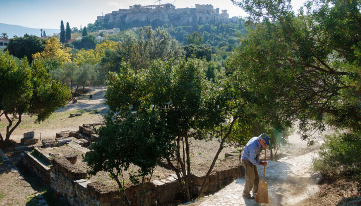 I Hellas kan det om noen tiår være 35 prosent færre mennesker i arbeidsdyktig alder sammenlignet med i dag. Spania og Italia kan oppleve det samme. Andelen eldre i befolkningen blir langt høyere enn i dag. I Hellas kan det om noen tiår være 35 prosent færre mennesker i arbeidsdyktig alder sammenlignet med i dag. Spania og Italia kan oppleve det samme. Andelen eldre i befolkningen blir langt høyere enn i dag.