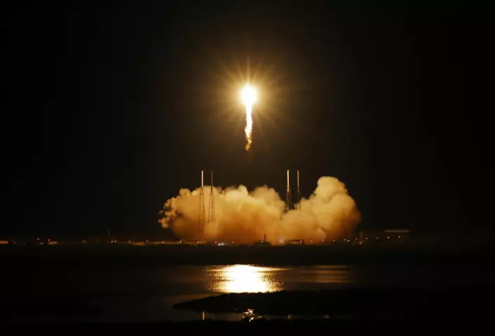 Falcon-kapselen ble sendt opp til Den internasjonale romstasjonen første gang 22. mai 2012. Dette var en testflukt, og lasten var ikke uunnværlig for romstasjonen. Mandag 8. oktober er det alvor. (Foto: NASA)