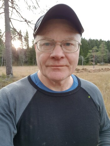 Tor Øystein Olsen finner gamle stier ved hjelp av gamle kart. Tor Øystein Olsen finner gamle stier ved hjelp av gamle kart.
