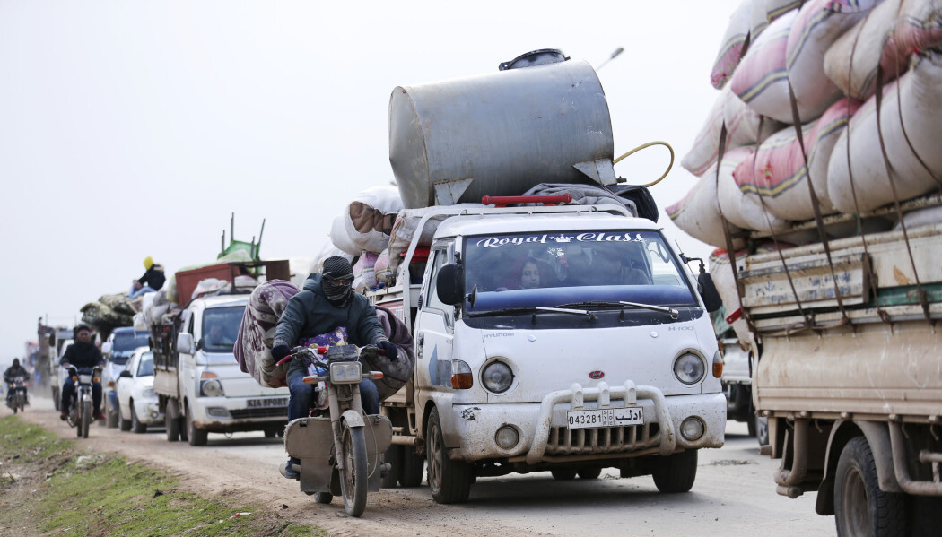 Syrere flykter fra Idlib-provinsen mot den tyrkiske grensa. Syrere flykter fra Idlib-provinsen mot den tyrkiske grensa.