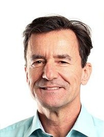 - Vi vet ikke hvorfor nordmenn er i toppe i forekomst av føflekkreft. Men vi kan kanskje ikke utelukke at noen, kanskje særlig menn, ikke beskytter seg nok i solen, sier Tom Børge Johannesen i Kreftregisteret. (Foto: Kreftregisteret) - Vi vet ikke hvorfor nordmenn er i toppe i forekomst av føflekkreft. Men vi kan kanskje ikke utelukke at noen, kanskje særlig menn, ikke beskytter seg nok i solen, sier Tom Børge Johannesen i Kreftregisteret. (Foto: Kreftregisteret)