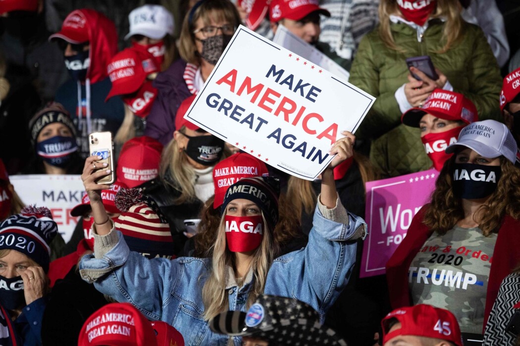 USA er blitt mer partipolitisk polarisert. Men på andre områder er amerikanerne blitt langt mer tolerant enn tidligere. Bildet er fra et Trump-rally i Erie, Pennsylvania 20. oktober i år. USA er blitt mer partipolitisk polarisert. Men på andre områder er amerikanerne blitt langt mer tolerant enn tidligere. Bildet er fra et Trump-rally i Erie, Pennsylvania 20. oktober i år.