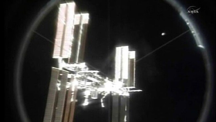 I midten av november kan Den internasjonale romstasjonen (ISS) bli tømt for folk. Foto: NASA TV/Reuters I midten av november kan Den internasjonale romstasjonen (ISS) bli tømt for folk. Foto: NASA TV/Reuters