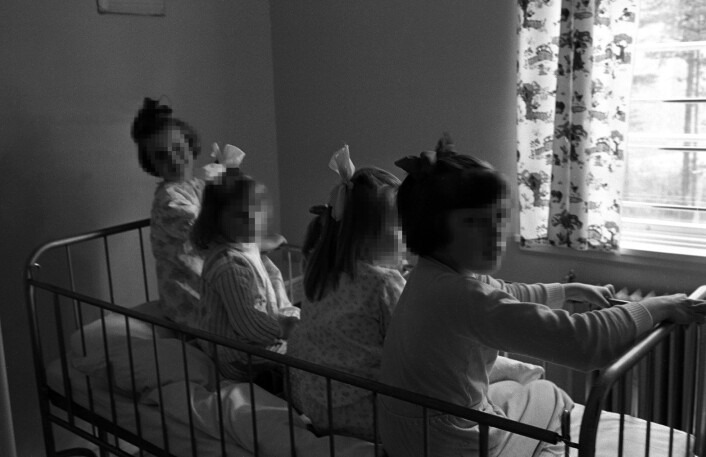 Barn på Vensmoen tuberkulosesanatorium i Vesterålen i 1963. Da tuberkulosen herjet Norge bygde man en rekke sanatorier i landlige omgivelser, i håp om at frisk luft og hvile skulle hjelpe de syke. Vensmoen ble lagt ned kort tid etter dette, fordi tuberkulose ble mindre vanlig. (Foto: Sverre A. Børretzen/NTB Scanpix) Barn på Vensmoen tuberkulosesanatorium i Vesterålen i 1963. Da tuberkulosen herjet Norge bygde man en rekke sanatorier i landlige omgivelser, i håp om at frisk luft og hvile skulle hjelpe de syke. Vensmoen ble lagt ned kort tid etter dette, fordi tuberkulose ble mindre vanlig. (Foto: Sverre A. Børretzen/NTB Scanpix)