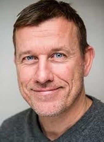 Svenn-Erik Mamelund mener at helsemyndighetene bør ta mer hensyn til den nye kunnskapen om hvordan pandemien slår ut skjevt i samfunnet. Svenn-Erik Mamelund mener at helsemyndighetene bør ta mer hensyn til den nye kunnskapen om hvordan pandemien slår ut skjevt i samfunnet.