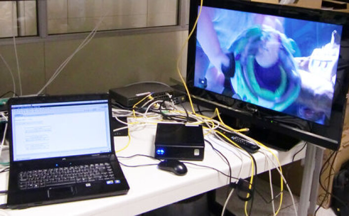 Her har forskerne testet appen på en Toy Story-film i Telefonicas laboratorium (Foto: Amela Karahasanović) Her har forskerne testet appen på en Toy Story-film i Telefonicas laboratorium (Foto: Amela Karahasanović)