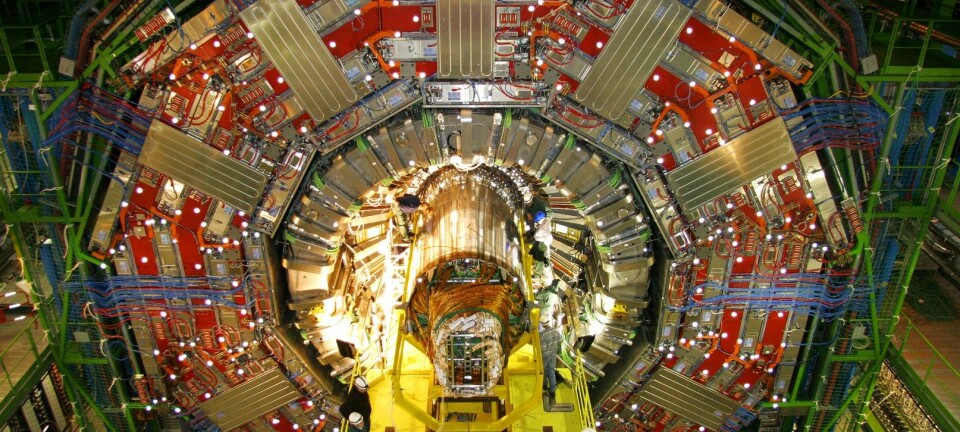 Fra installeringene av en av detektorene på LHC ved CERN. Bildet ble tatt i desember 2007. (Foto: Michael Hoch/CERN)