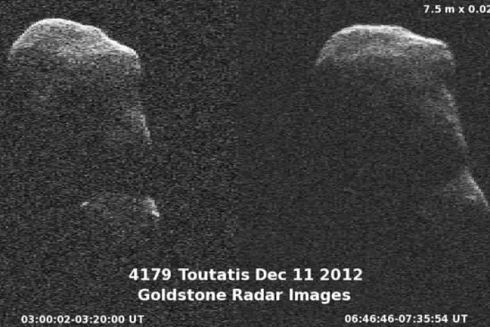 Asteroiden 4179 Toutatis er 4,5 km lang og er ein av dei største kjende asteroidane som passerer i nærleiken av jorda. (Foto: Goldstone Radar Images, NASA)
