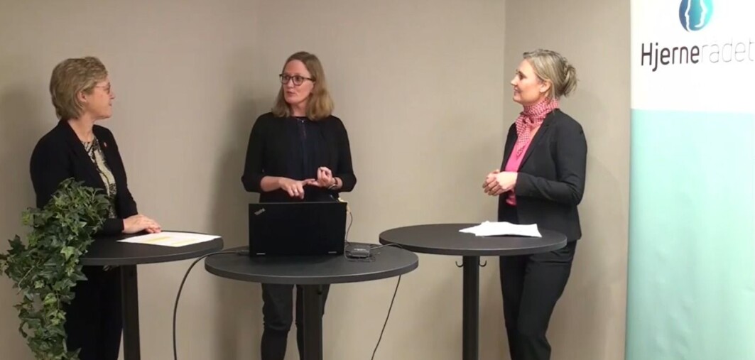 Følelser, psykiske plager, hjernesykdommer: Alt skjer i hjernen. Det var hovedbudskapet da Hanne Harboe (t.v.) snakket med nevropsykolog Marianne Løvstad (midten) og nevrolog Jeanette Koht (t.h.). Følelser, psykiske plager, hjernesykdommer: Alt skjer i hjernen. Det var hovedbudskapet da Hanne Harboe (t.v.) snakket med nevropsykolog Marianne Løvstad (midten) og nevrolog Jeanette Koht (t.h.).