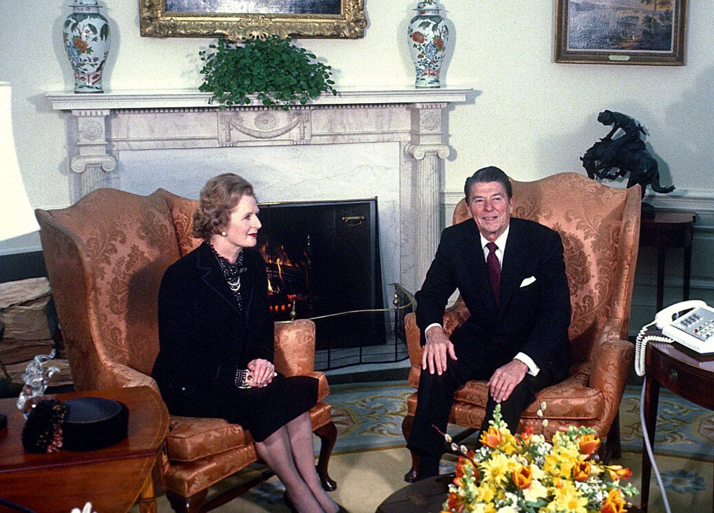 Nyliberalisme brukes ofte på den økonomiske politikken som Margaret Thatcher og Ronald Reagan innførte på slutten av 70-tallet og fremover. Nyliberalisme brukes ofte på den økonomiske politikken som Margaret Thatcher og Ronald Reagan innførte på slutten av 70-tallet og fremover.