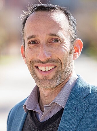 Michael Gurven er professor i antropologi ved University of California Santa Barbara. Michael Gurven er professor i antropologi ved University of California Santa Barbara.