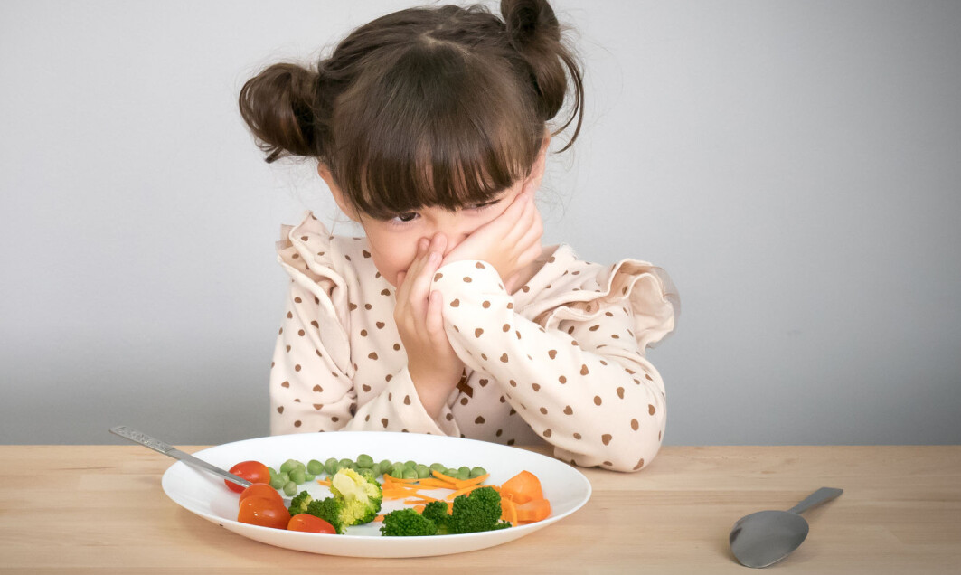Å spørre om maten smaker godt innbyr ikke til mye prat og diskusjon. En klassisk felle, mener forsker. Å spørre om maten smaker godt innbyr ikke til mye prat og diskusjon. En klassisk felle, mener forsker.