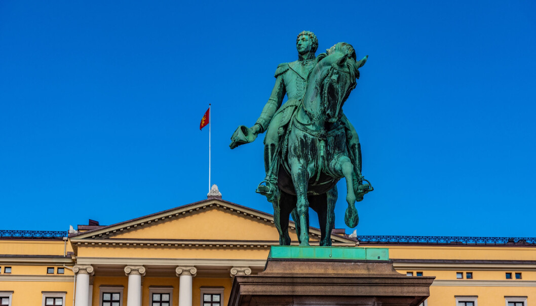 Kong Karl Johan av Noreg og Sverige dreiv i starten ei form for statleg sensur tross grunnlova frå 1814 som gav nordmenn lovfesta rett til trykkefridom. Kong Karl Johan av Noreg og Sverige dreiv i starten ei form for statleg sensur tross grunnlova frå 1814 som gav nordmenn lovfesta rett til trykkefridom.