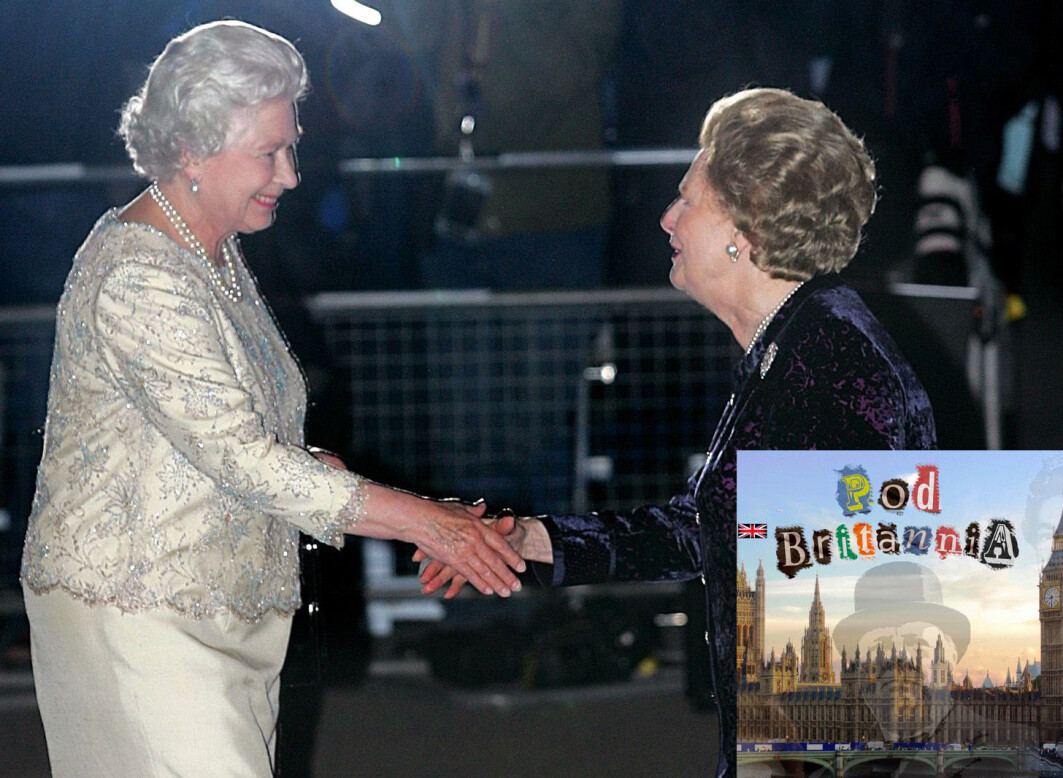 Ifølge historikerne var det et vanskelig forhold mellom dronning Elizabeth og statsminister Margaret Thatcher. Her møtes de igjen i 2005, i anledning Thatchers 80-årsdag. Ifølge historikerne var det et vanskelig forhold mellom dronning Elizabeth og statsminister Margaret Thatcher. Her møtes de igjen i 2005, i anledning Thatchers 80-årsdag.