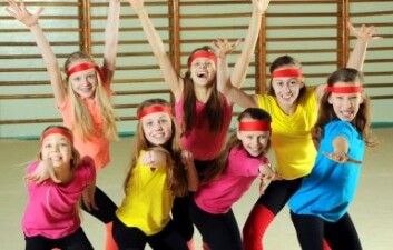Forskerne trekker frem det sosiale som en årsakene til at dansetimene ser ut til å ha fungert. (Foto: Istockphoto) Forskerne trekker frem det sosiale som en årsakene til at dansetimene ser ut til å ha fungert. (Foto: Istockphoto)