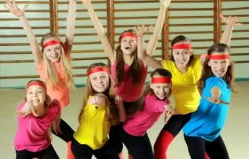 Forskerne trekker frem det sosiale som en årsakene til at dansetimene ser ut til å ha fungert. (Foto: Istockphoto)
