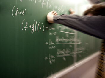 I Norge har nesten én av fire norske elever så dårlige matematikkunnskaper fra ungdomsskolen, at de kan få problemer med å fullføre videregående skole og å greie seg i arbeidslivet, viser undersøkelser. (Illustrasjonsfoto: colourbox.no) I Norge har nesten én av fire norske elever så dårlige matematikkunnskaper fra ungdomsskolen, at de kan få problemer med å fullføre videregående skole og å greie seg i arbeidslivet, viser undersøkelser. (Illustrasjonsfoto: colourbox.no)