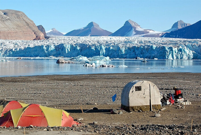 Feltarbeid på Svalbard (Foto: Anne Chapuis) Feltarbeid på Svalbard (Foto: Anne Chapuis)