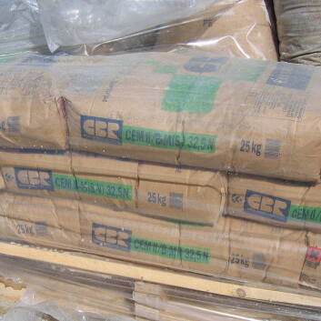 (Illustrasjonsfoto: <a href="http://en.wikipedia.org/wiki/File:Portland_Cement_Bags.jpg">Wikimedia Commons</a>) (Illustrasjonsfoto: <a href="http://en.wikipedia.org/wiki/File:Portland_Cement_Bags.jpg">Wikimedia Commons</a>)