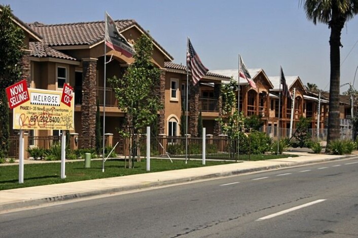 Los Angeles 2008: Flere drives fra hus og hjem og USAs boligkrise blir stadig verre. Långivere tar på seg skyld, salget av nye boliger faller, boligbyggingen stagnerer, lånekrisen varer og tvangssalgene eksploderer. (Foto: Scanpix, Gry Winther) Los Angeles 2008: Flere drives fra hus og hjem og USAs boligkrise blir stadig verre. Långivere tar på seg skyld, salget av nye boliger faller, boligbyggingen stagnerer, lånekrisen varer og tvangssalgene eksploderer. (Foto: Scanpix, Gry Winther)