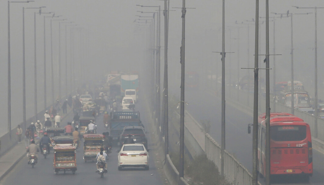 Forurensningen i den pakistanske storbyen Lahore ligger som et teppe over byen. Forurensningen i den pakistanske storbyen Lahore ligger som et teppe over byen.